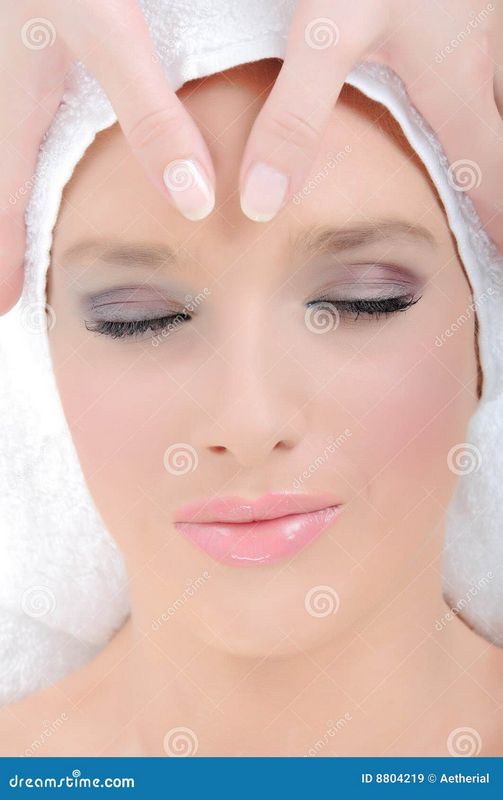 В чём преимущества лимфодренажного массажа?